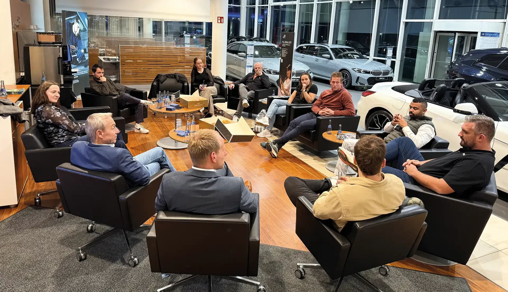 Die Spitzensportler Jana Spegel, Milan Hosseini, Laura Raquel Müller, Rosina Schneider und Melanie Böhm erzählen über psychischen und finanziellen Druck im Leistungssport.